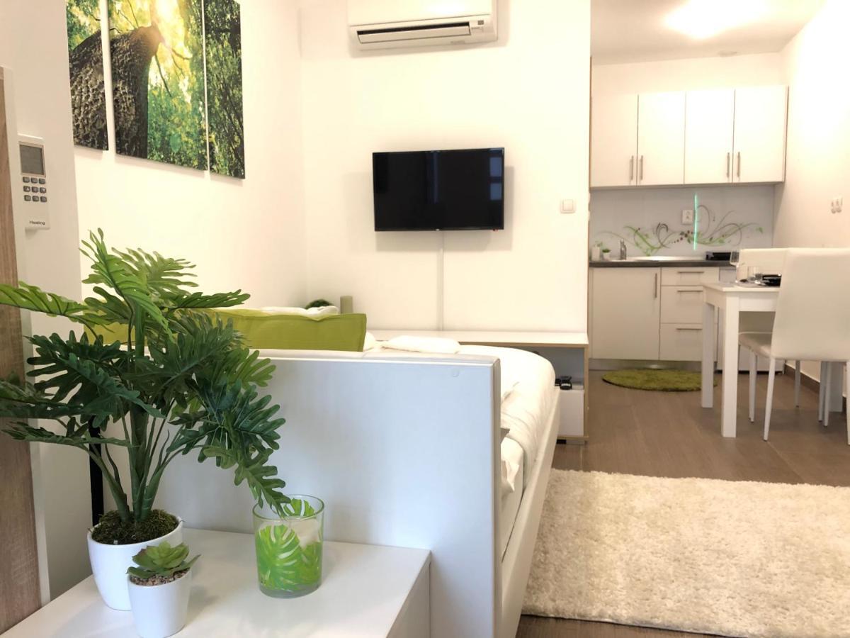 Luxury Central Studio Under The Castle Apartment Ljubljana Exterior photo